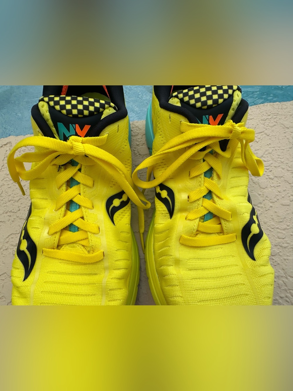 Saucony Kinvara 10 Neon Yellow NYC Marathon Edition Running Shoes Size 9.5 VGC - Picture 9 of 14